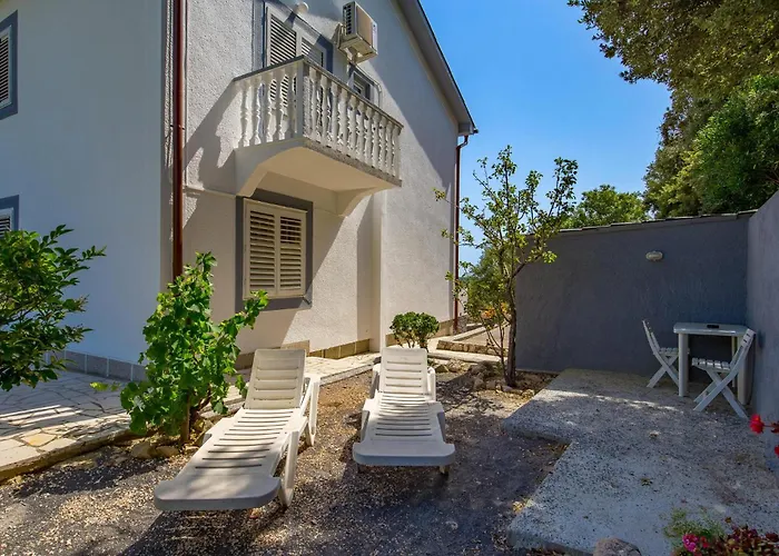 Nice Apartment In Rab With Wifi